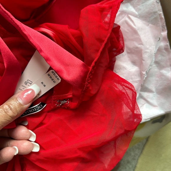 VICTORIA'S SECRET Red NWT size Medium
Wicked Open-Cup Ruched Slip - Picture 6 of 7